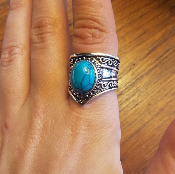 Jewelry - NWOT Silver Turquoise Stone Ring
